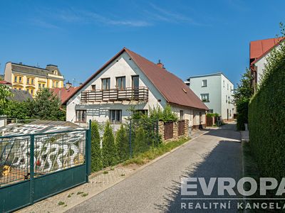 Prodej rodinného domu 200 m², pozemek 359 m²