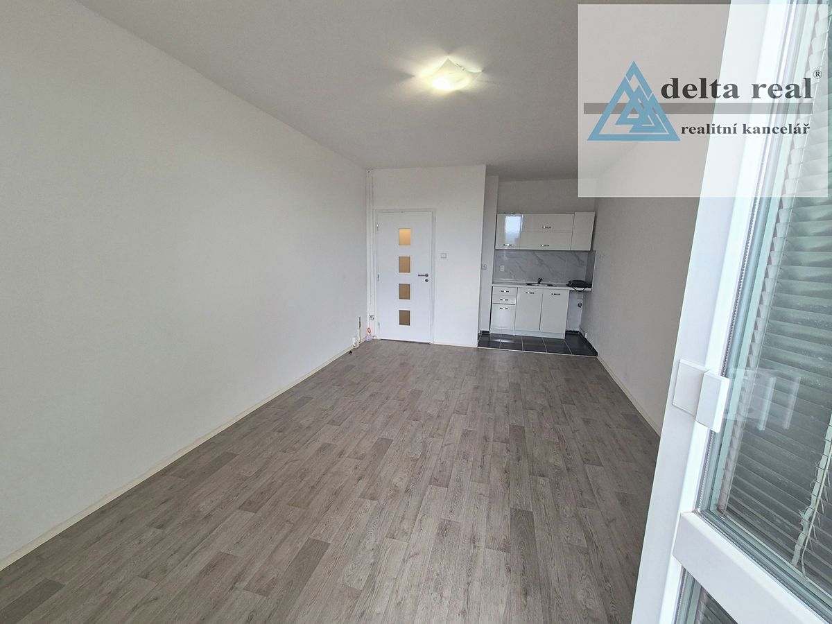 Pronájem bytu 1+kk 28 m² – fotografie 2