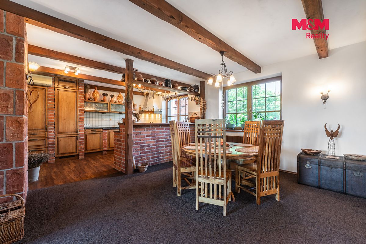Prodej rodinného domu 262 m², pozemek 467 m² – fotografie 5