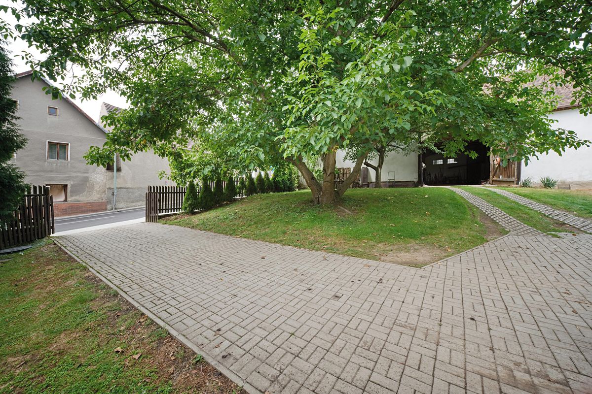 Prodej zemědělské usedlosti 260 m², pozemek 1985 m² – fotografie 2