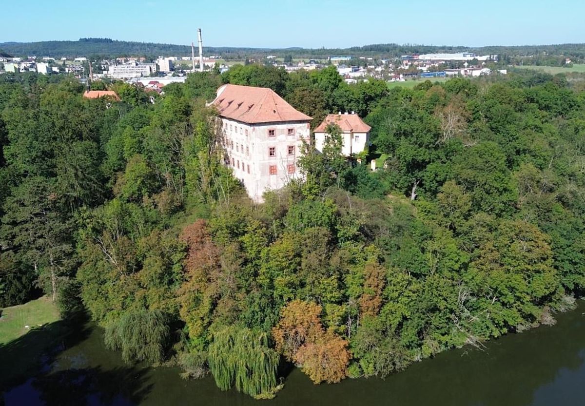 Prodej činžovního domu 1600 m² – fotografie 3