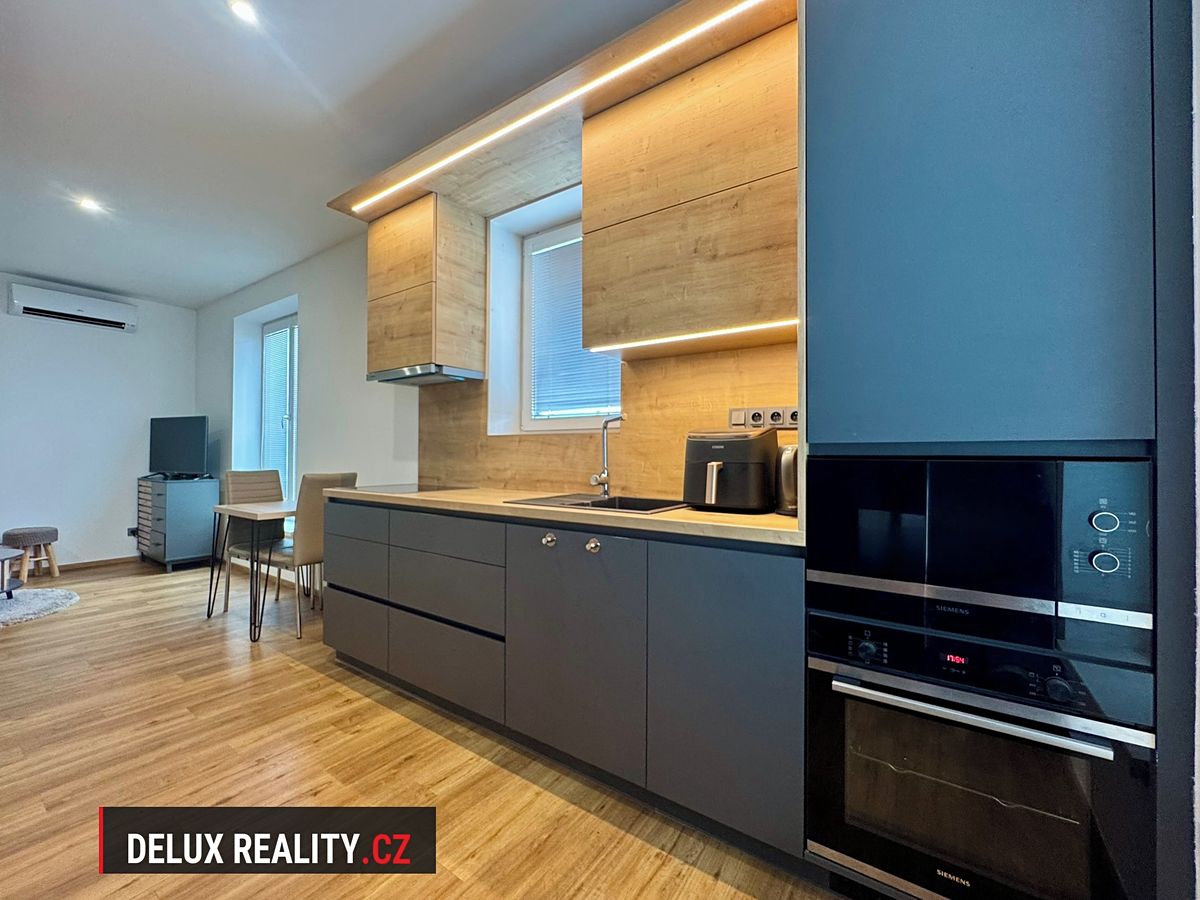 Pronájem bytu 1+kk 28 m²