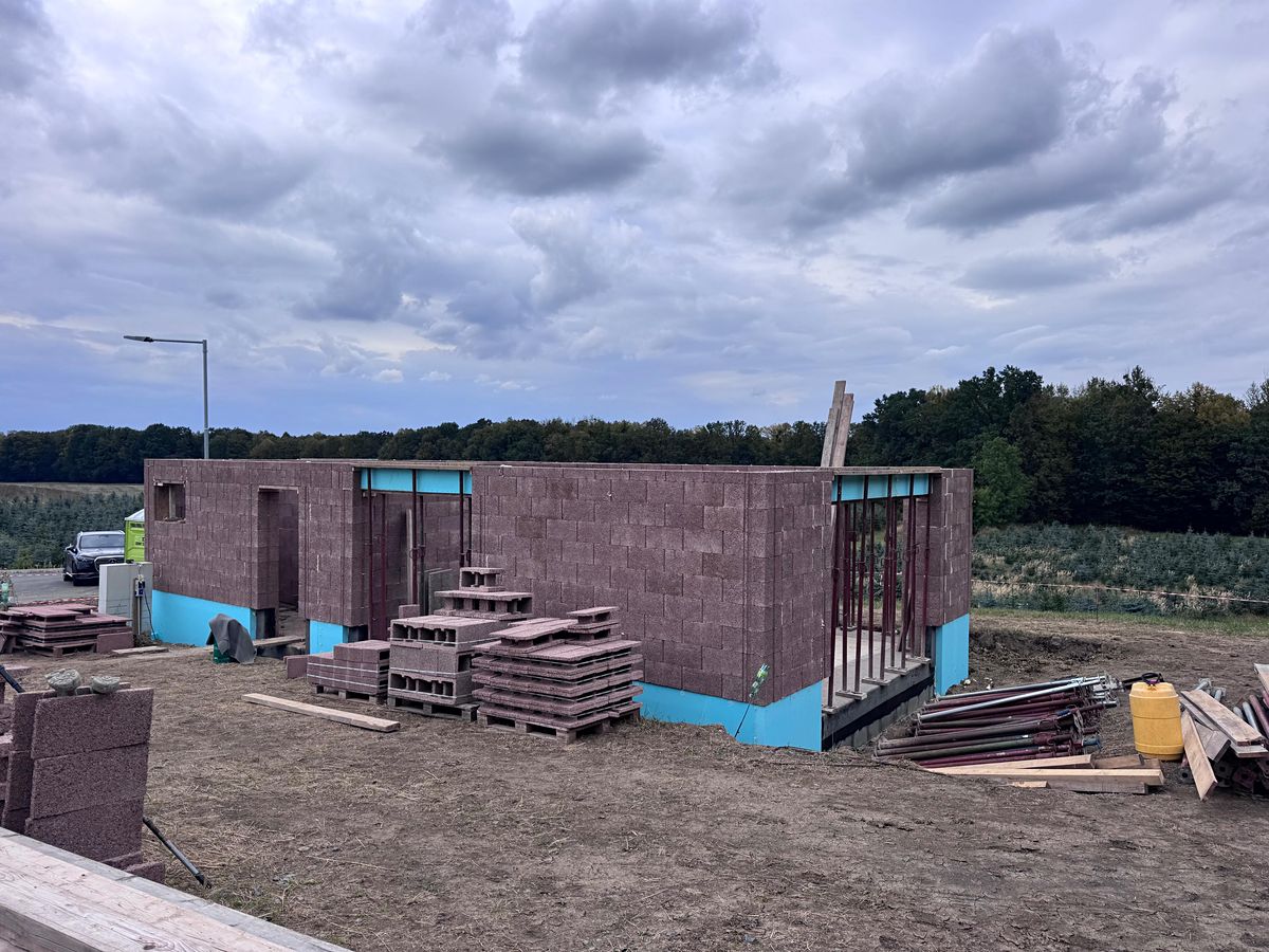 Prodej rodinného domu 150 m², pozemek 990 m² – fotografie 2