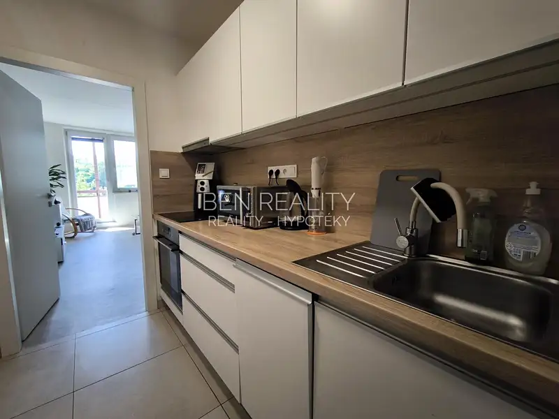 Prodej bytu 1+kk 35 m², Zlín – náhled fotky 2