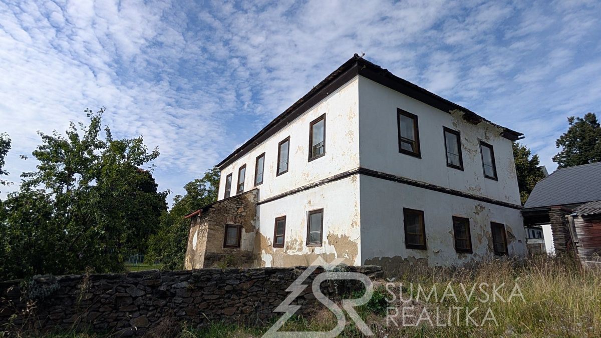 Prodej rodinného domu 300 m², pozemek 539 m² – fotografie 5