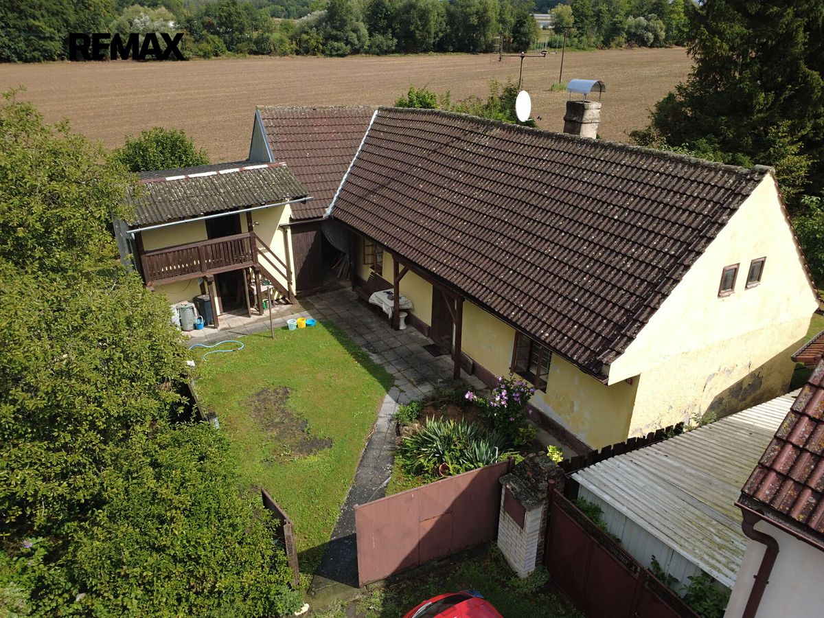 Prodej rodinného domu 150 m², pozemek 748 m² – fotografie 2