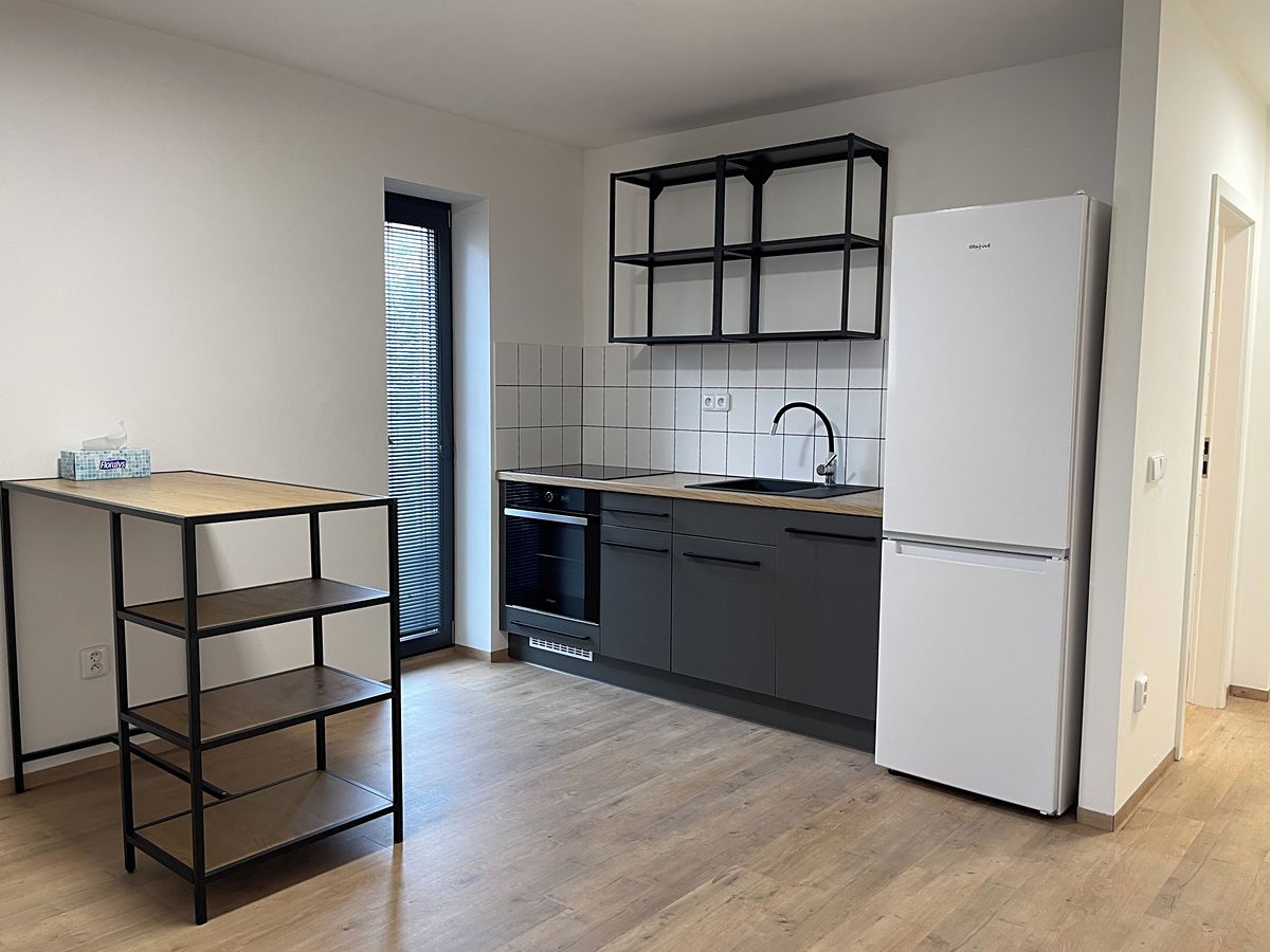 Pronájem bytu 2+kk 42 m² – fotografie 2