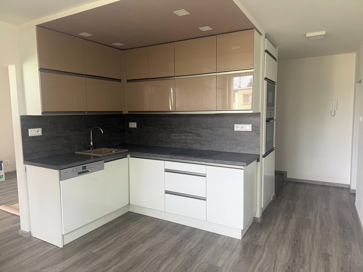 Pronájem bytu 3+1 79 m² – fotografie 2