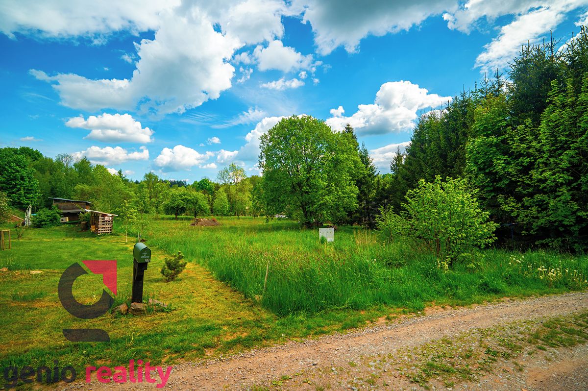 Prodej stavebního pozemku 1607 m² – fotografie 2