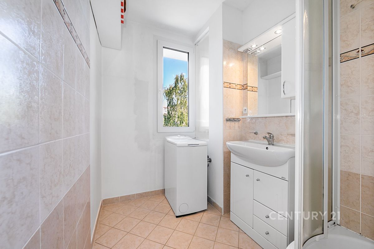 Pronájem bytu 3+1 64 m² – fotografie 2