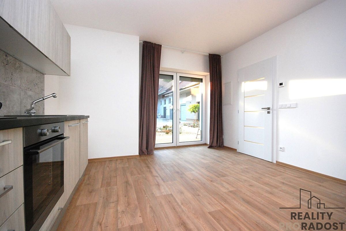 Pronájem bytu 2+kk 50 m² – fotografie 4
