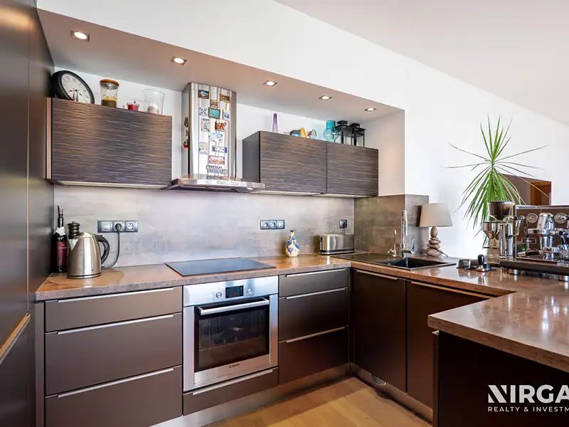 Prodej bytu 5+kk 141 m², Praha – náhled fotky 2