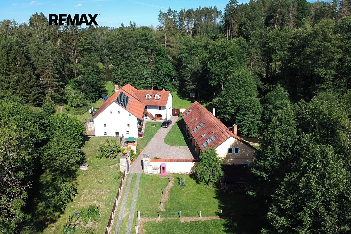 Prodej zemědělské usedlosti 550 m², pozemek 128985 m² – fotografie 5