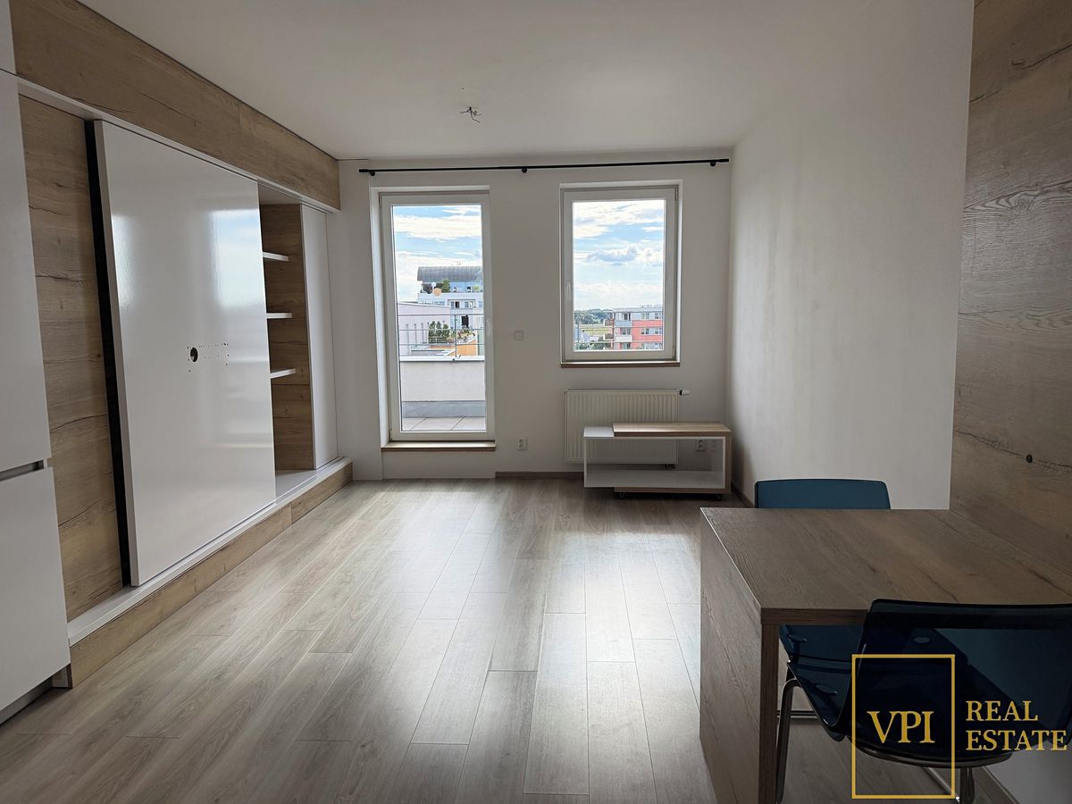 Pronájem bytu 1+kk 34 m² – fotografie 2