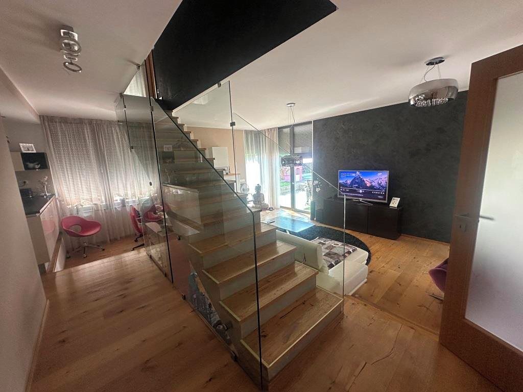 Prodej rodinného domu 216 m², pozemek 479 m² – fotografie 4