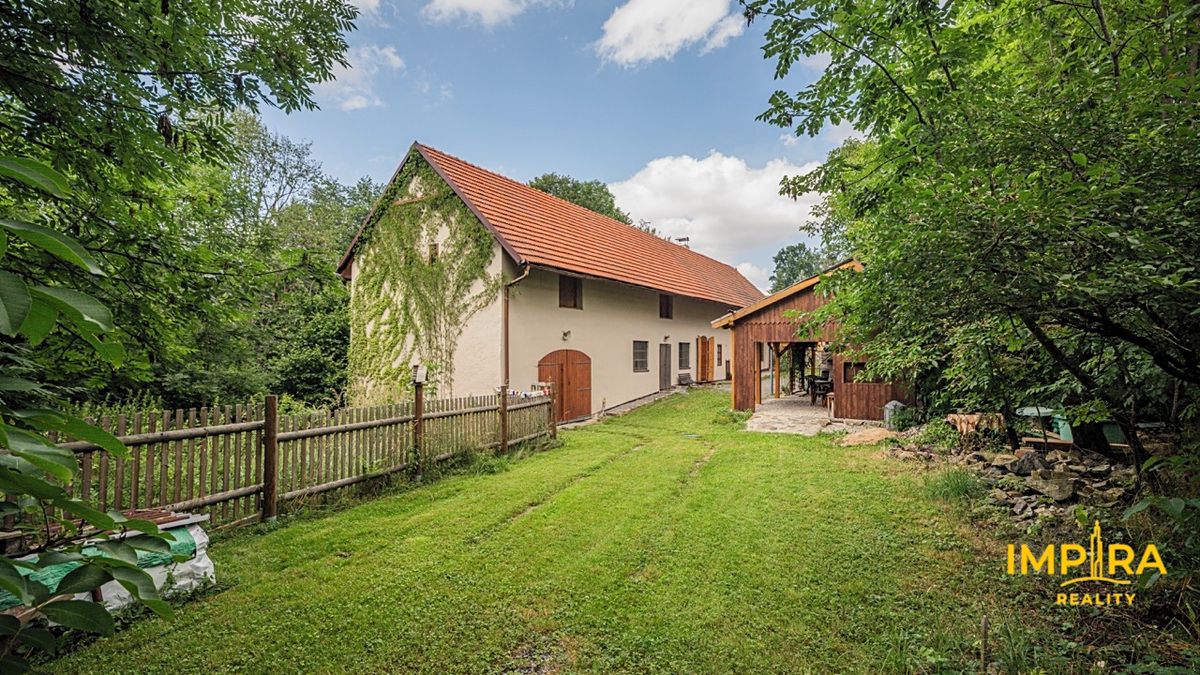 Prodej rodinného domu 233 m², pozemek 1102 m²