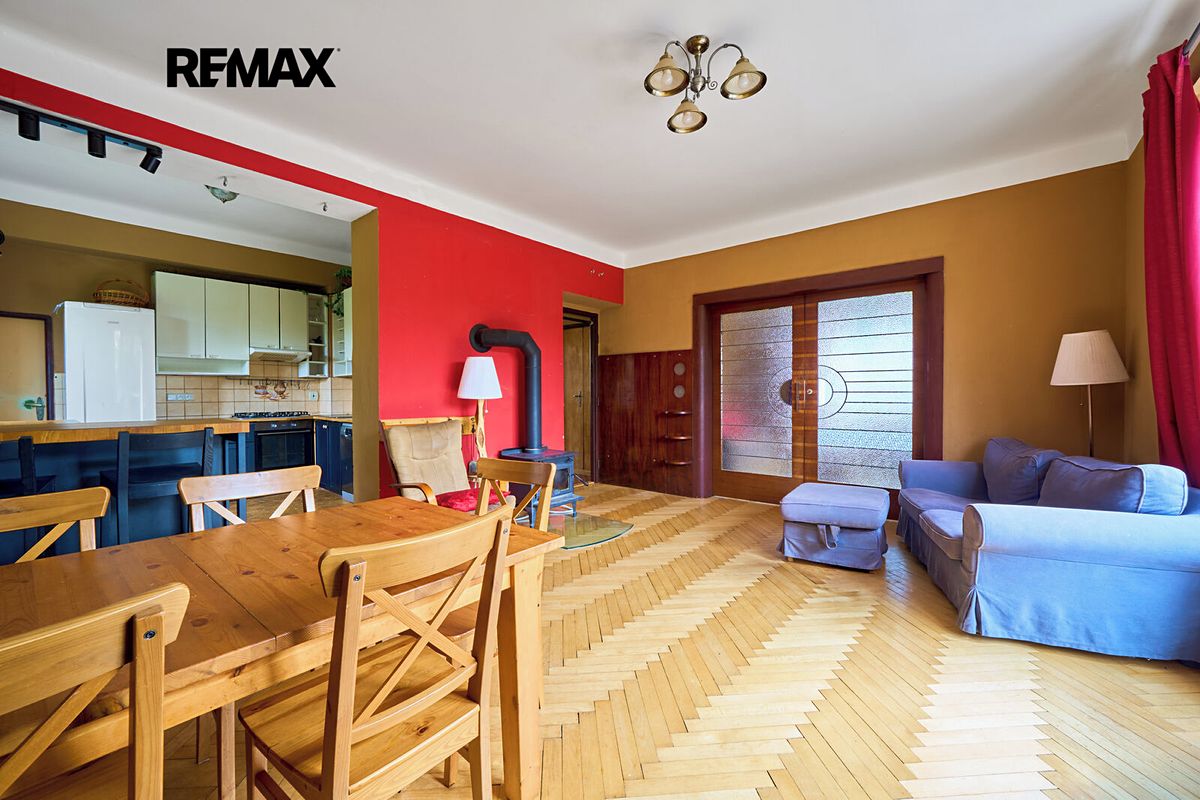Prodej rodinného domu 210 m², pozemek 2068 m² – fotografie 2