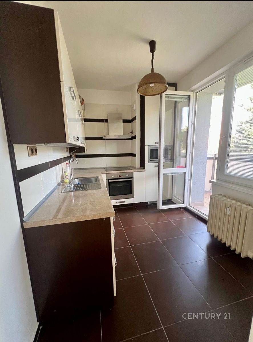 Pronájem bytu 2+1 54 m² – fotografie 3