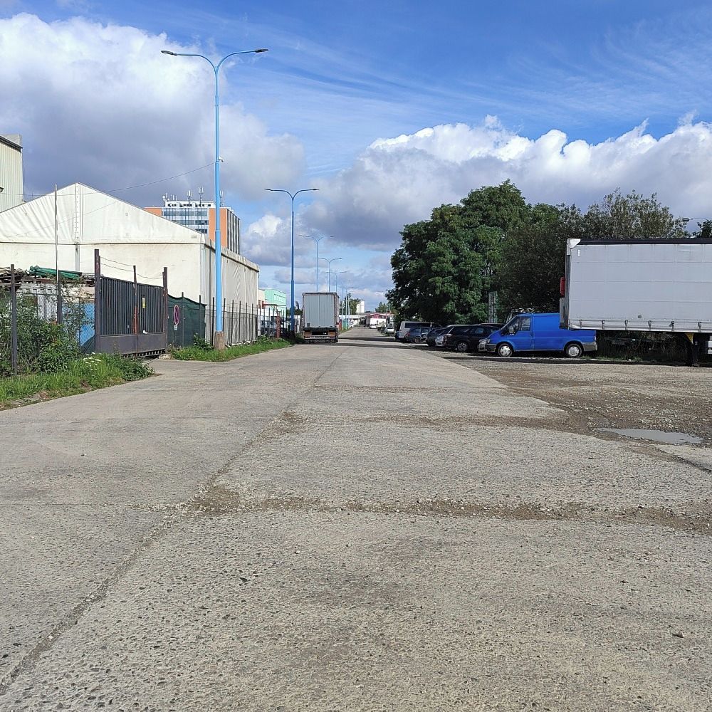Pronájem komerčního pozemku 400 m² – fotografie 3