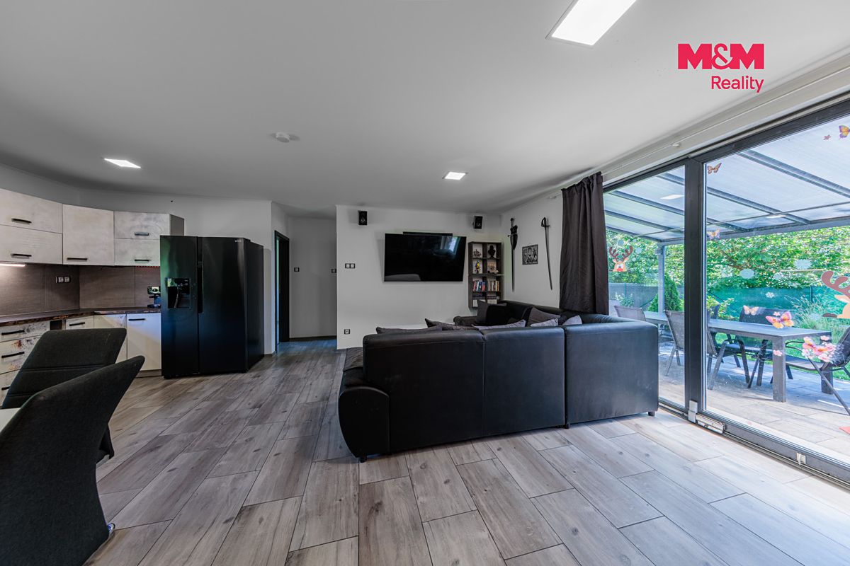 Prodej rodinného domu 163 m², pozemek 805 m² – fotografie 3