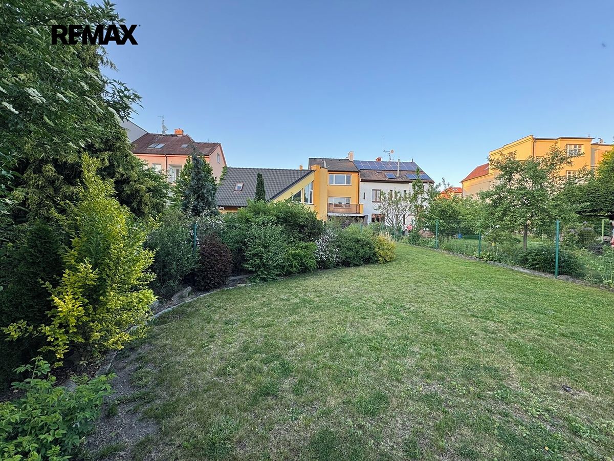 Prodej rodinného domu 138 m², pozemek 333 m² – fotografie 2