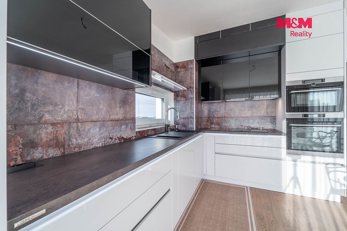 Prodej rodinného domu 112 m², pozemek 120 m² – fotografie 2