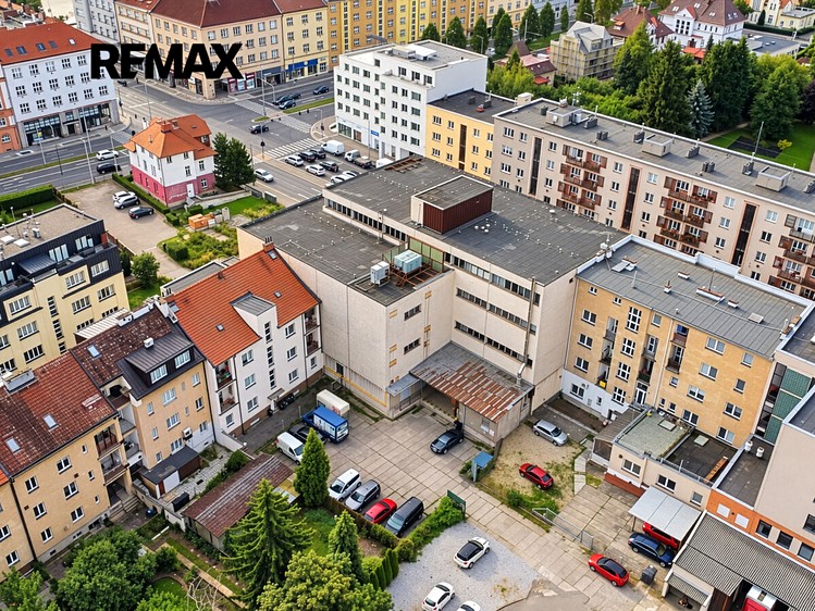 Комерційне приміщення в оренду, 865 м² (33 з 38)