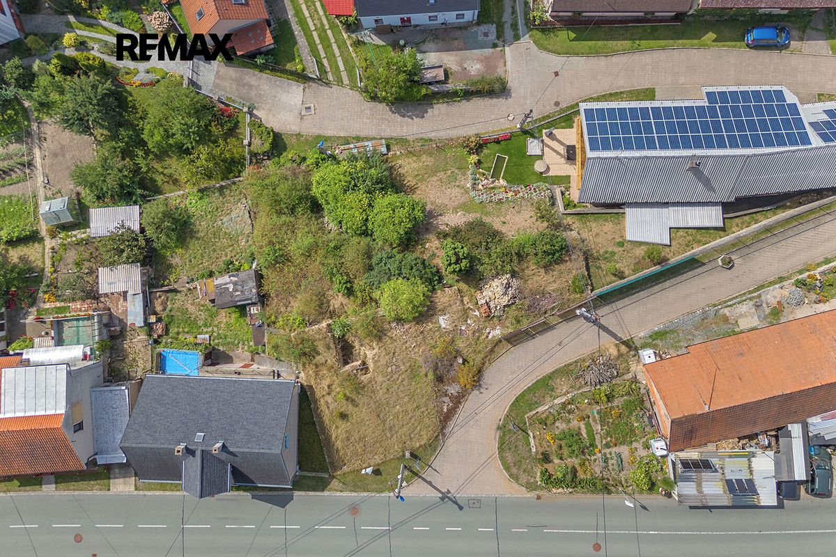 Prodej stavebního pozemku 644 m² – fotografie 3