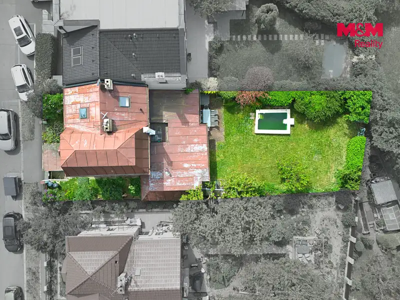 Prodej rodinného domu 200 m², pozemek 456 m², Praha – náhled fotky 2