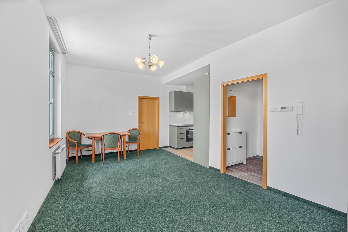 Pronájem bytu 2+kk 50 m² – fotografie 2