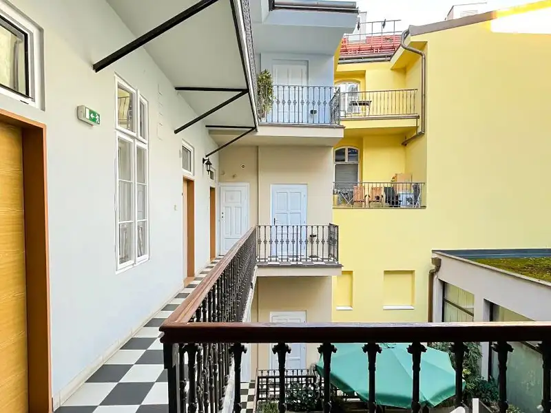 Pronájem bytu 2+kk 35 m², Praha – náhled fotky 3