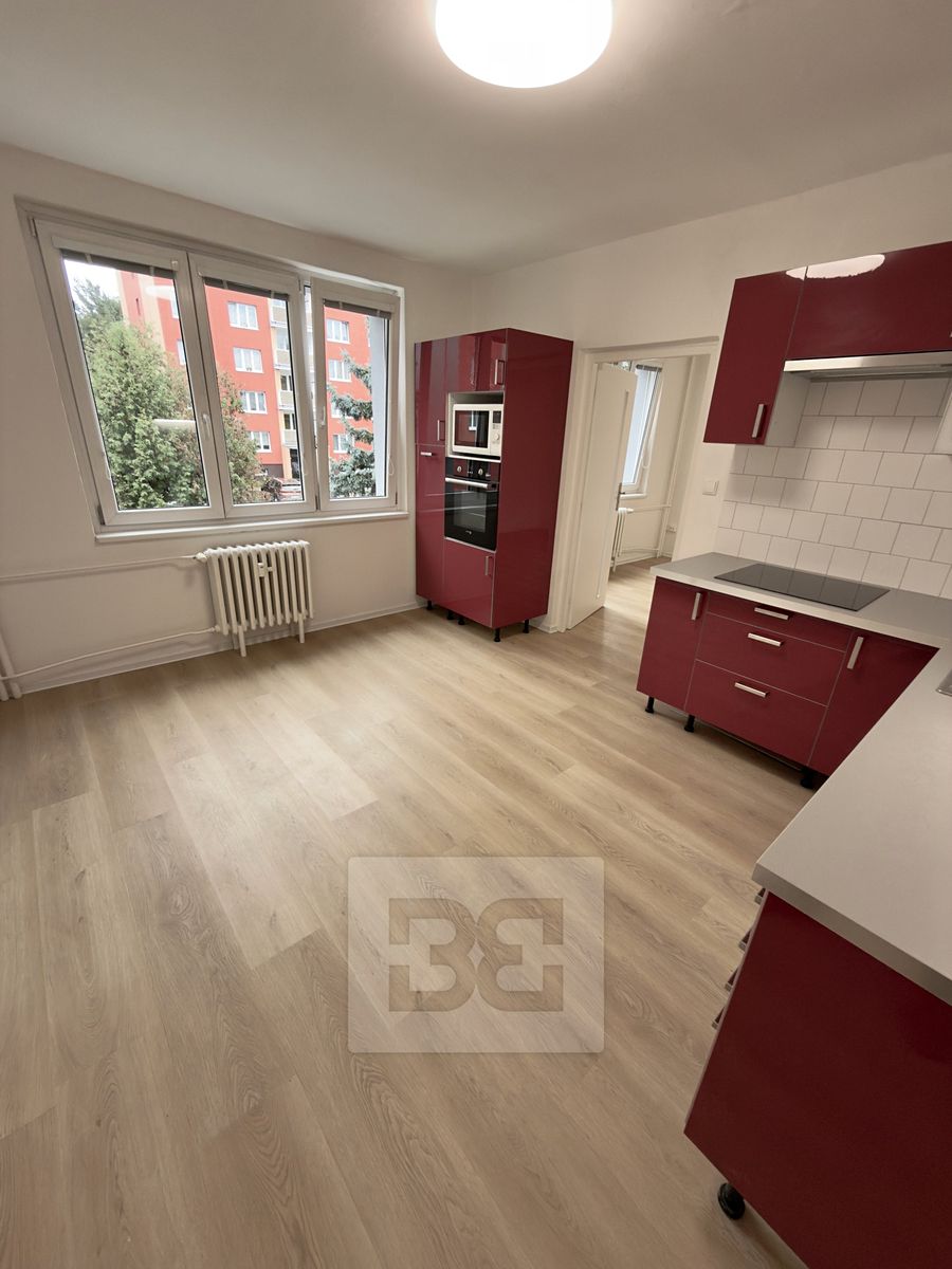 Pronájem bytu 1+1 36 m² – fotografie 3
