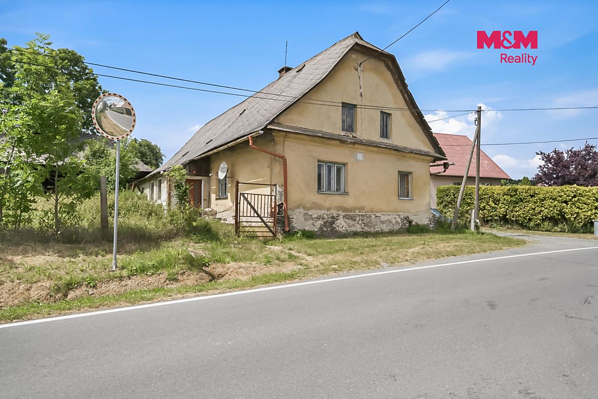 Prodej rodinného domu 248 m², pozemek 1165 m² – fotografie 2