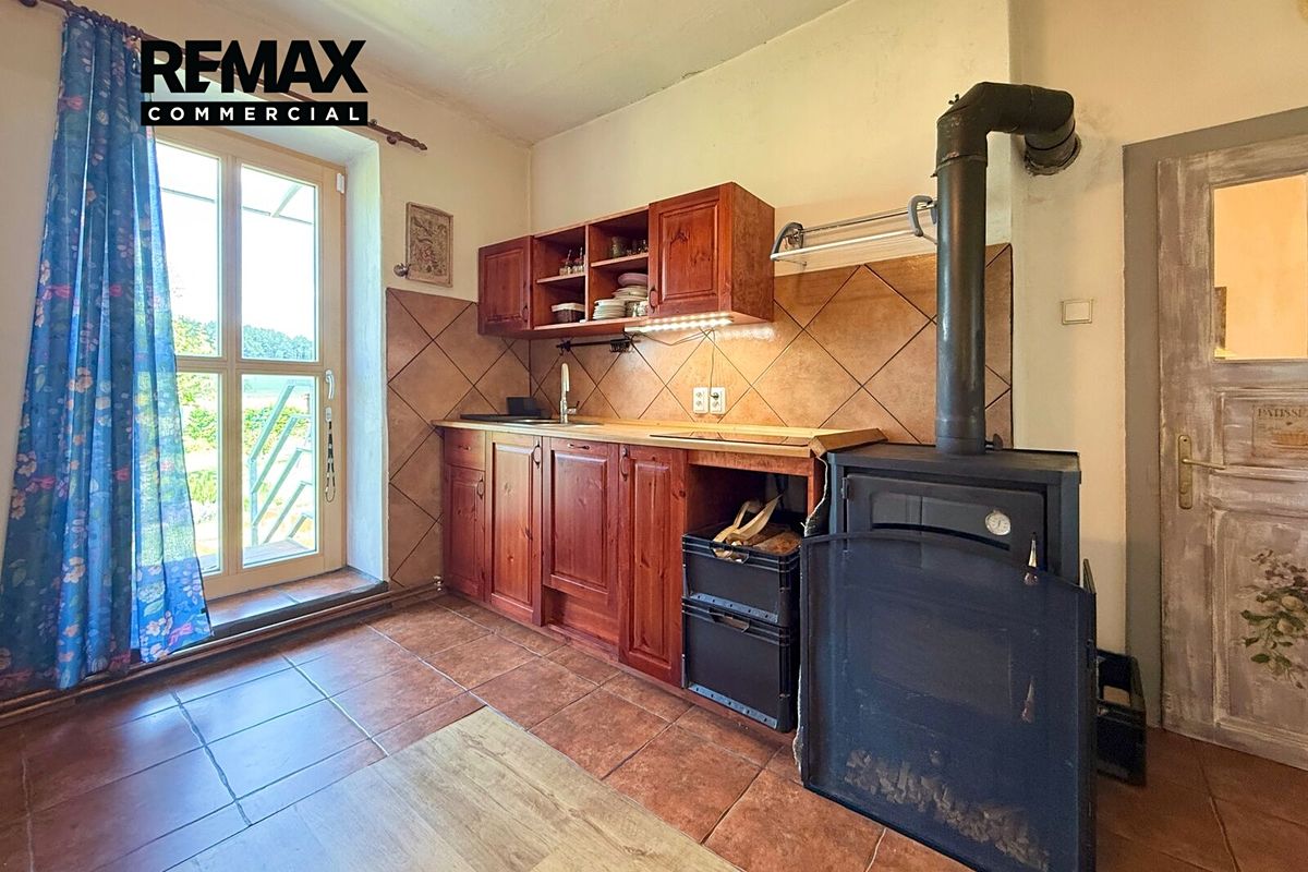 Prodej rodinného domu 100 m², pozemek 142 m² – fotografie 3