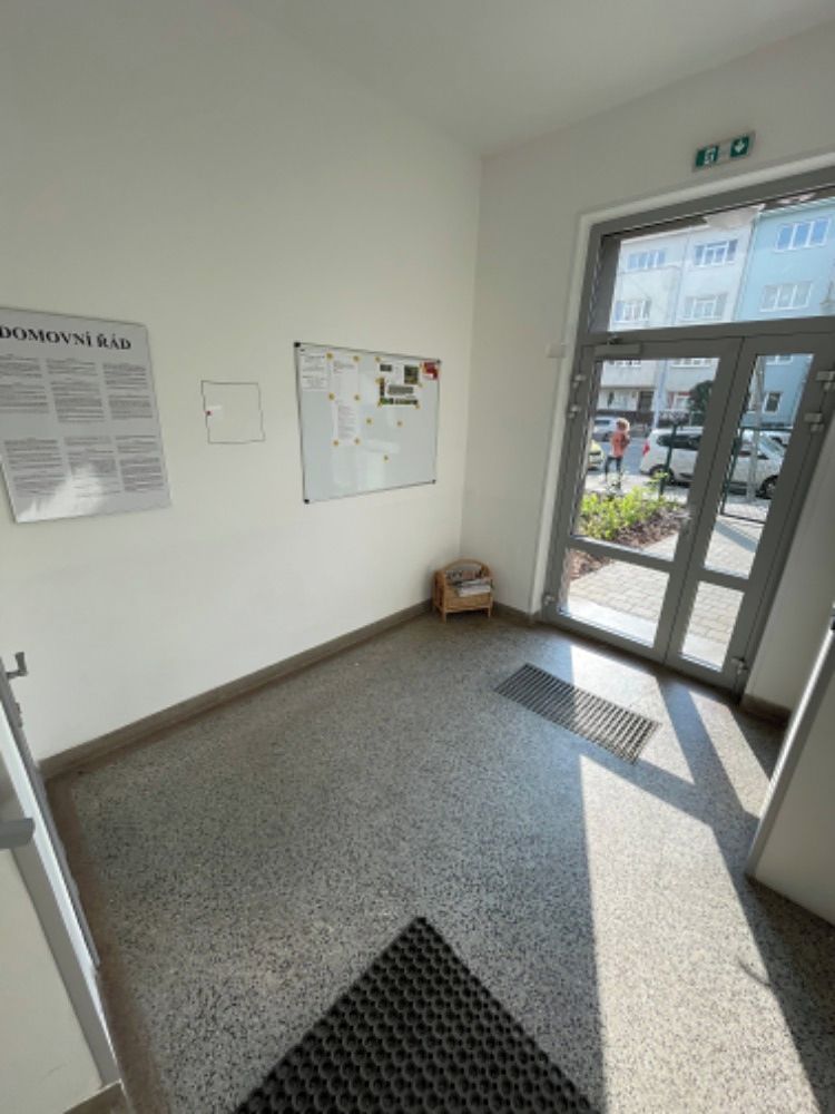 Pronájem bytu 2+1 60 m² – fotografie 3