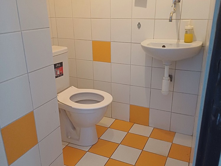 Комерційне приміщення на продаж, 75 м² (13 з 20)