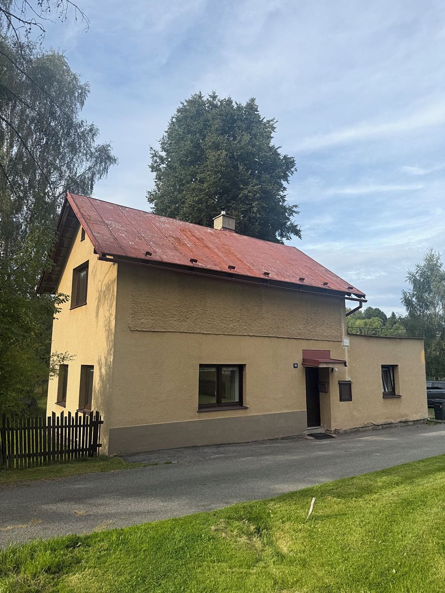 Prodej rodinného domu 100 m², pozemek 326 m²
