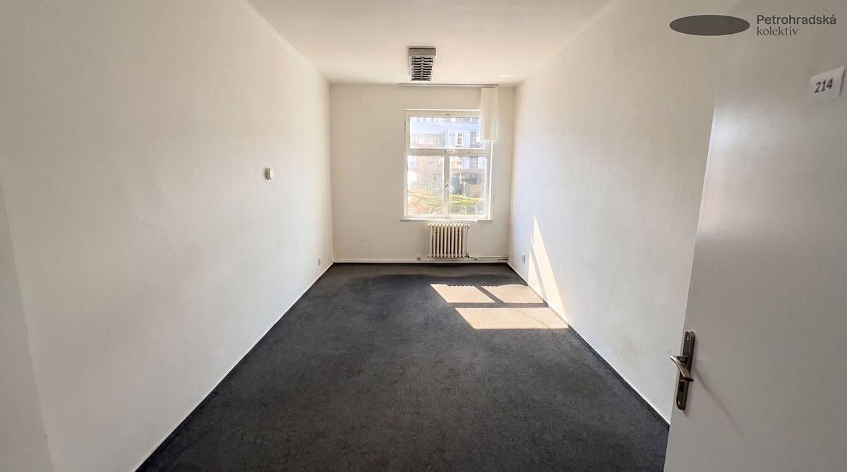 Pronájem kanceláře 18 m², Praha – fotka 1 z 3