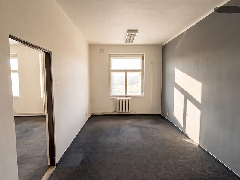 Pronájem kanceláře 18 m², Praha – náhled fotky 1