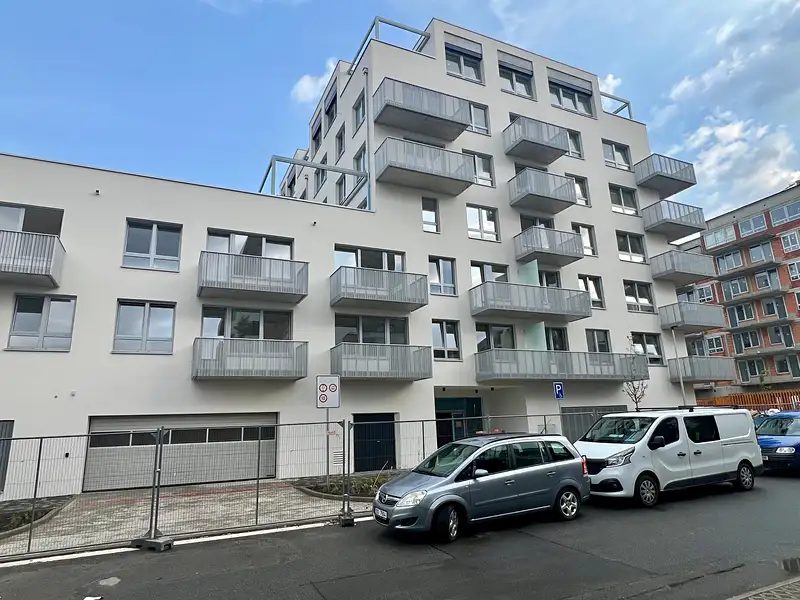 Prodej bytu 1+kk 25 m², Praha – náhled fotky 1