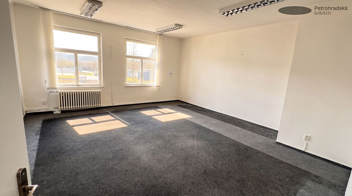 Pronájem kanceláře 31 m² – fotografie 3
