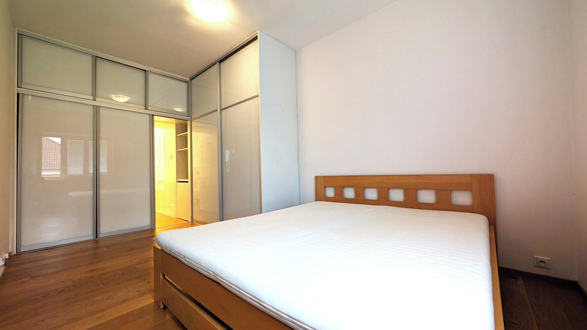 Pronájem bytu 2+kk 48 m² – fotografie 4