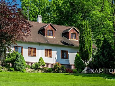 Prodej rodinného domu 299 m², pozemek 6350 m²