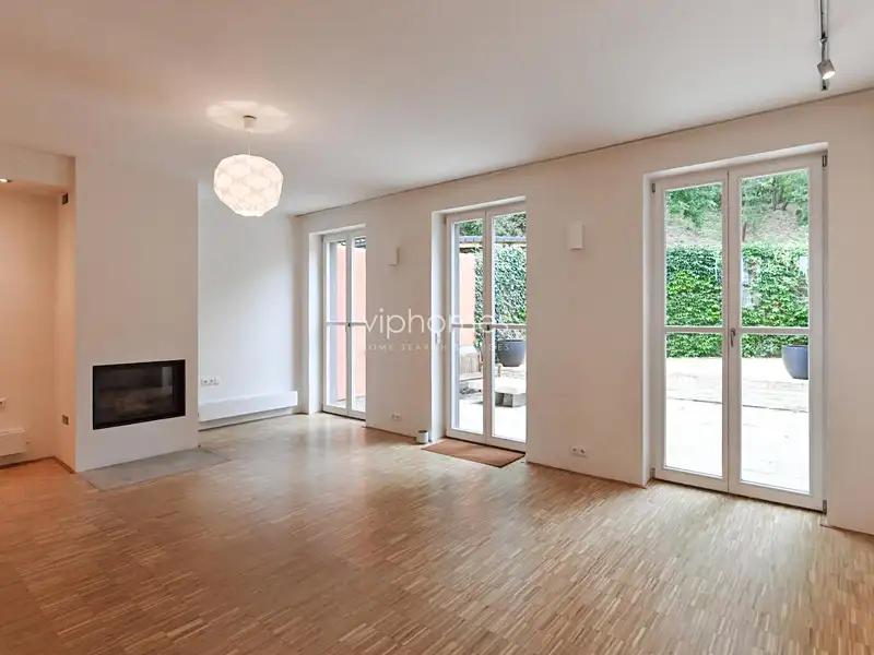 Pronájem rodinného domu 350 m², pozemek 253 m²