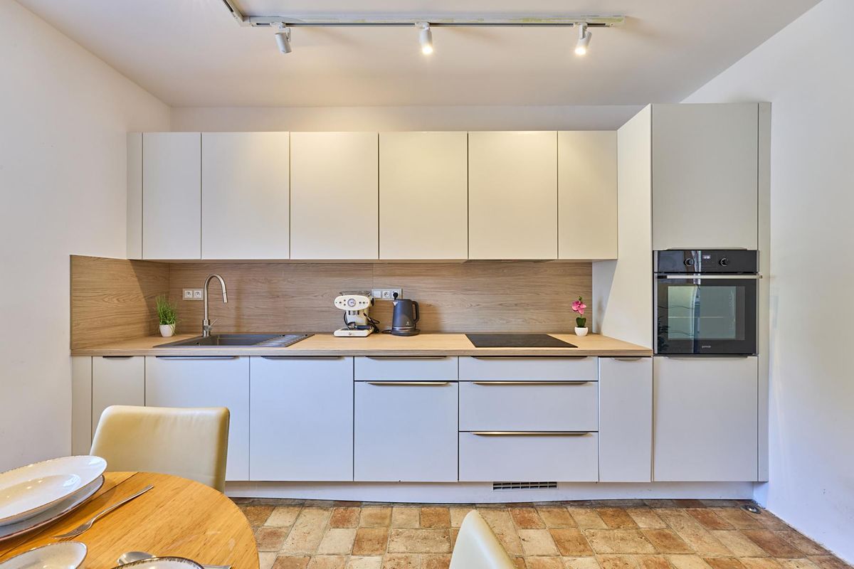 Prodej rodinného domu 204 m², pozemek 555 m² – fotografie 2