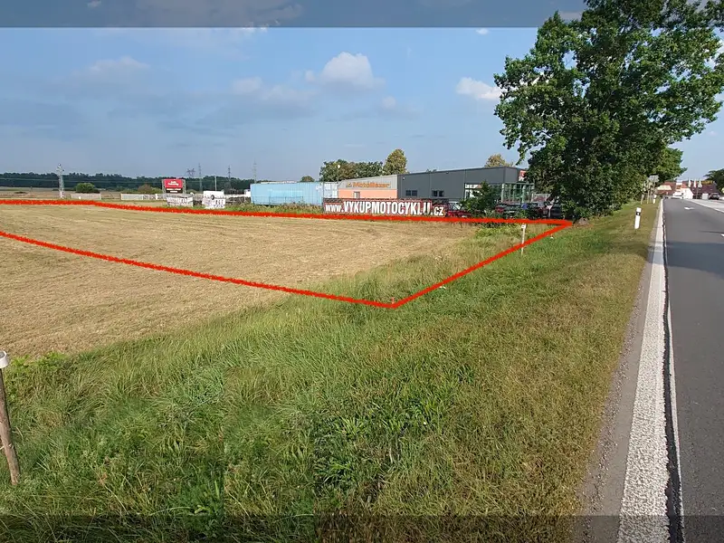 Prodej komerčního pozemku 3503 m², Pištín – náhled fotky 2