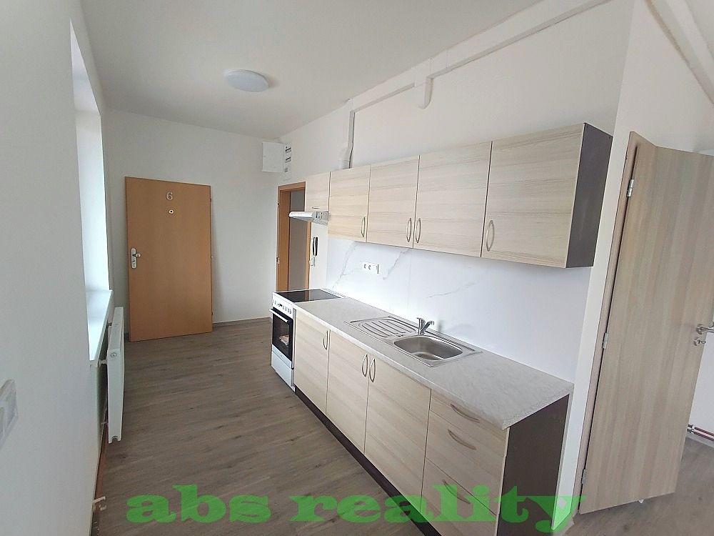 Pronájem bytu 1+1 30 m² – fotografie 2
