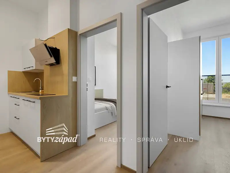 Pronájem bytu 2+kk 33 m², Plzeň – náhled fotky 2