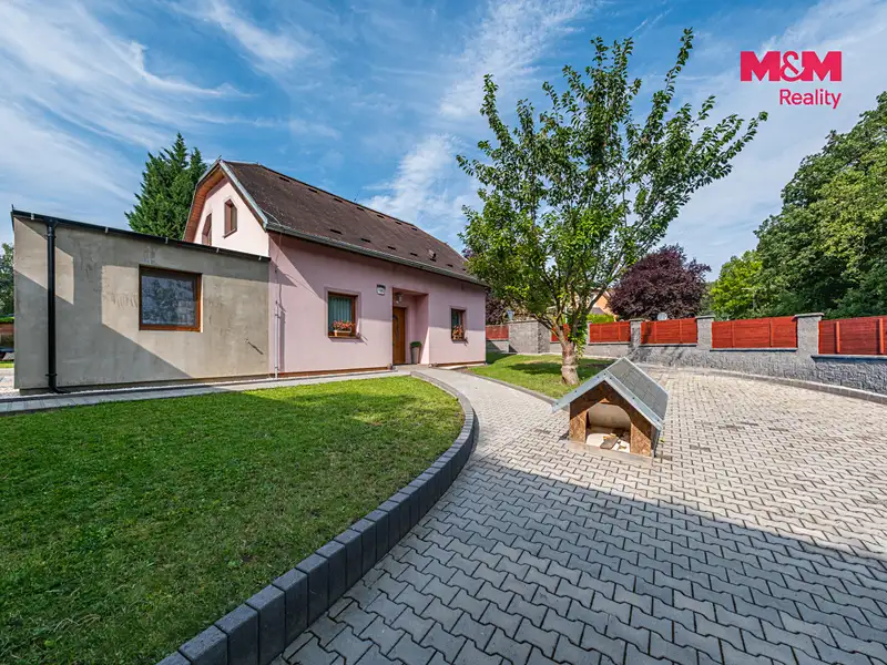 Prodej rodinného domu 140 m², pozemek 1320 m², Černovice – náhled fotky 2