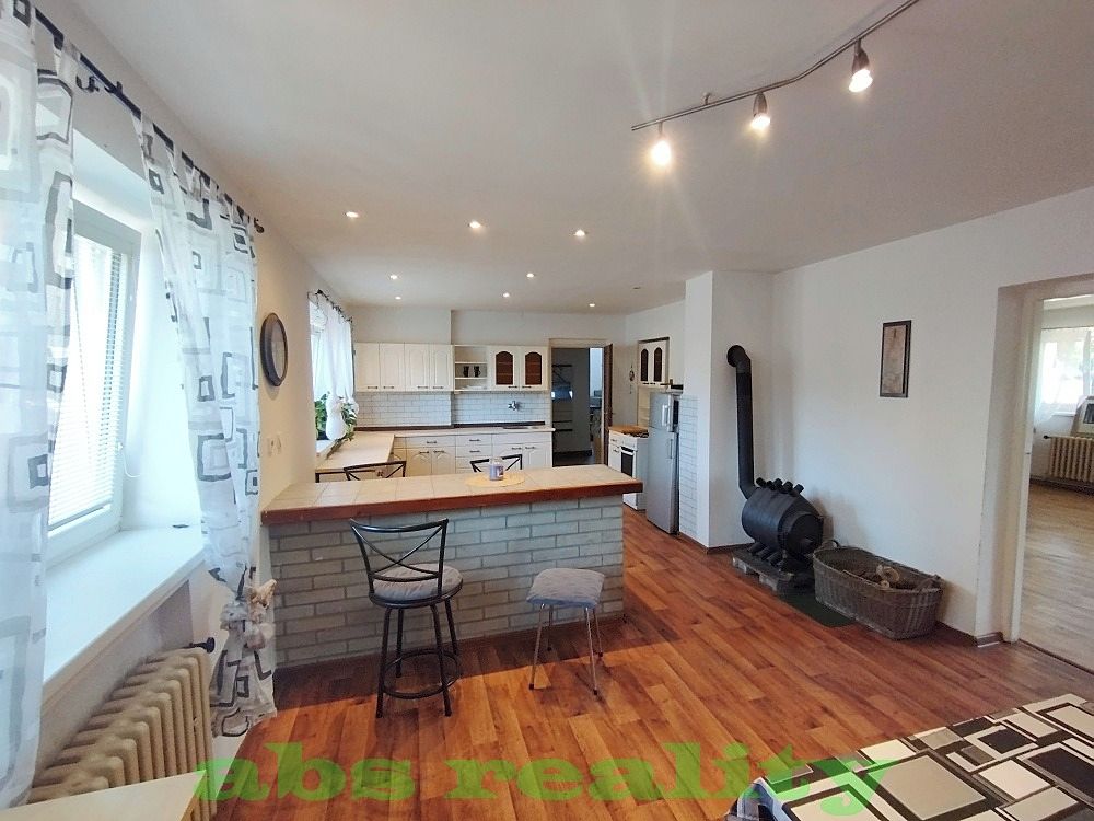 Prodej rodinného domu 290 m², pozemek 559 m² – fotografie 4